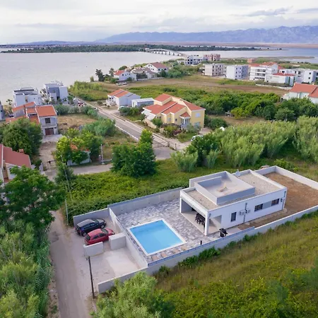 Vikendica Seaside Family Friendly House With A Swimming Pool Privlaka, Zadar - 23159 Privlaka (Zadar)