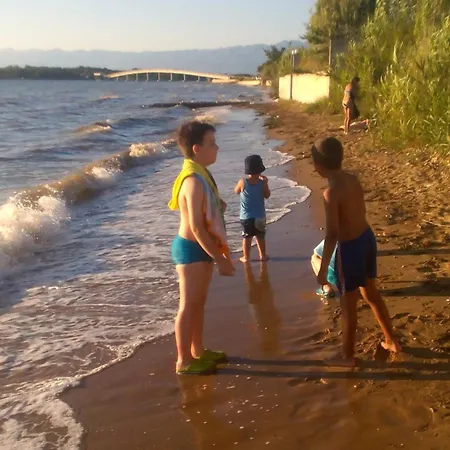 Seaside Family Friendly House With A Swimming Pool Privlaka, Zadar - 23159 * Privlaka (Zadar)