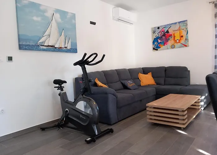 Seaside Family Friendly House With A Swimming Pool Privlaka, Zadar - 23159 Prázdninový dům *